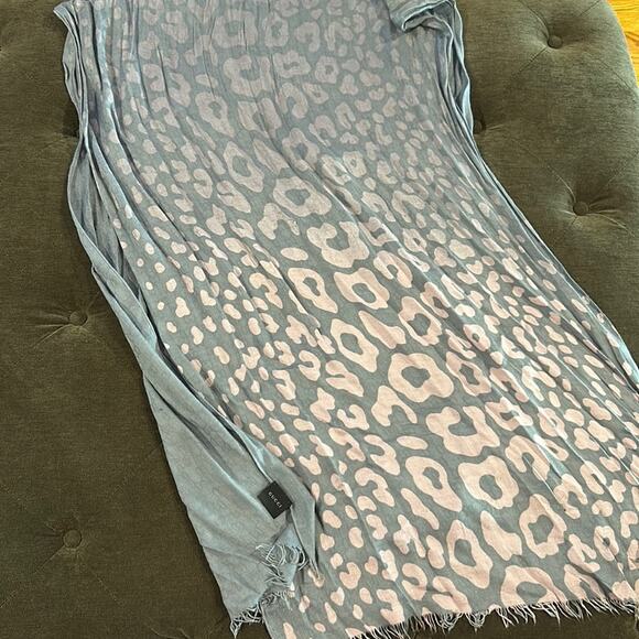 Gucci leopard scarf grey & pink - Picture 1 of 8